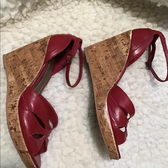 Chinese Laundry wedge sandals - Picture 3 of 11